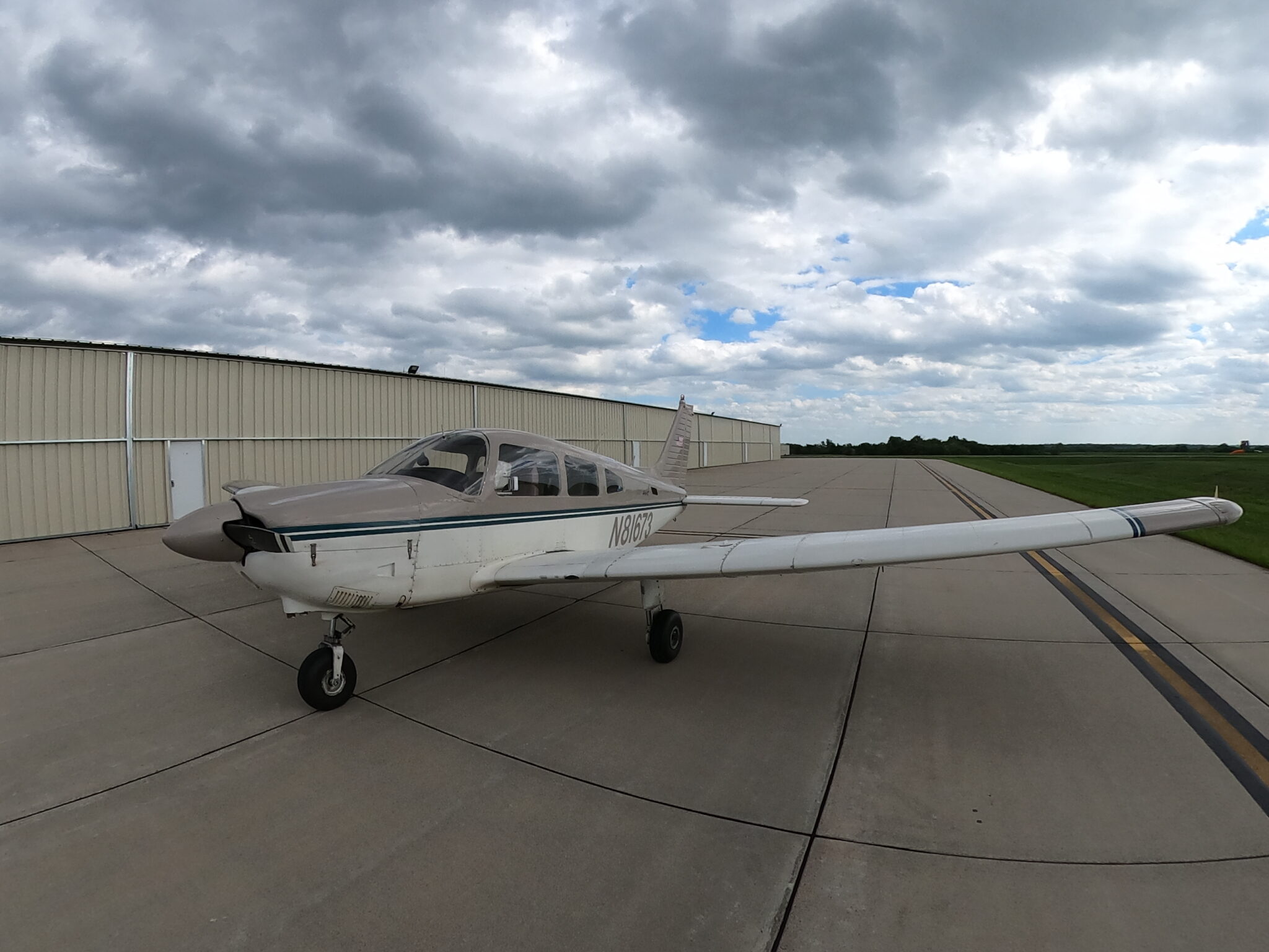 N81673 Piper Archer II photo 3 of 9