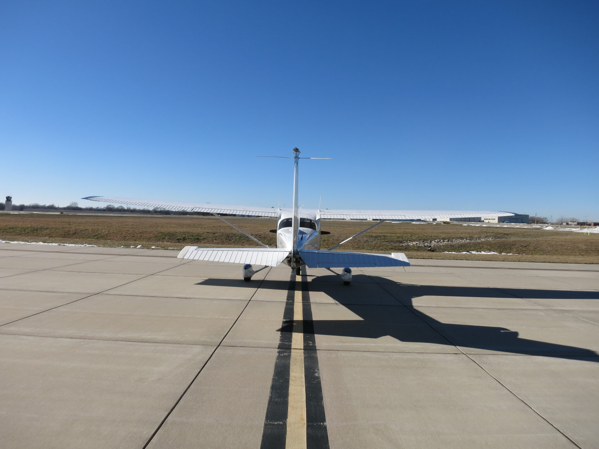 N3892Q Cessna 172L photo 4 of 8
