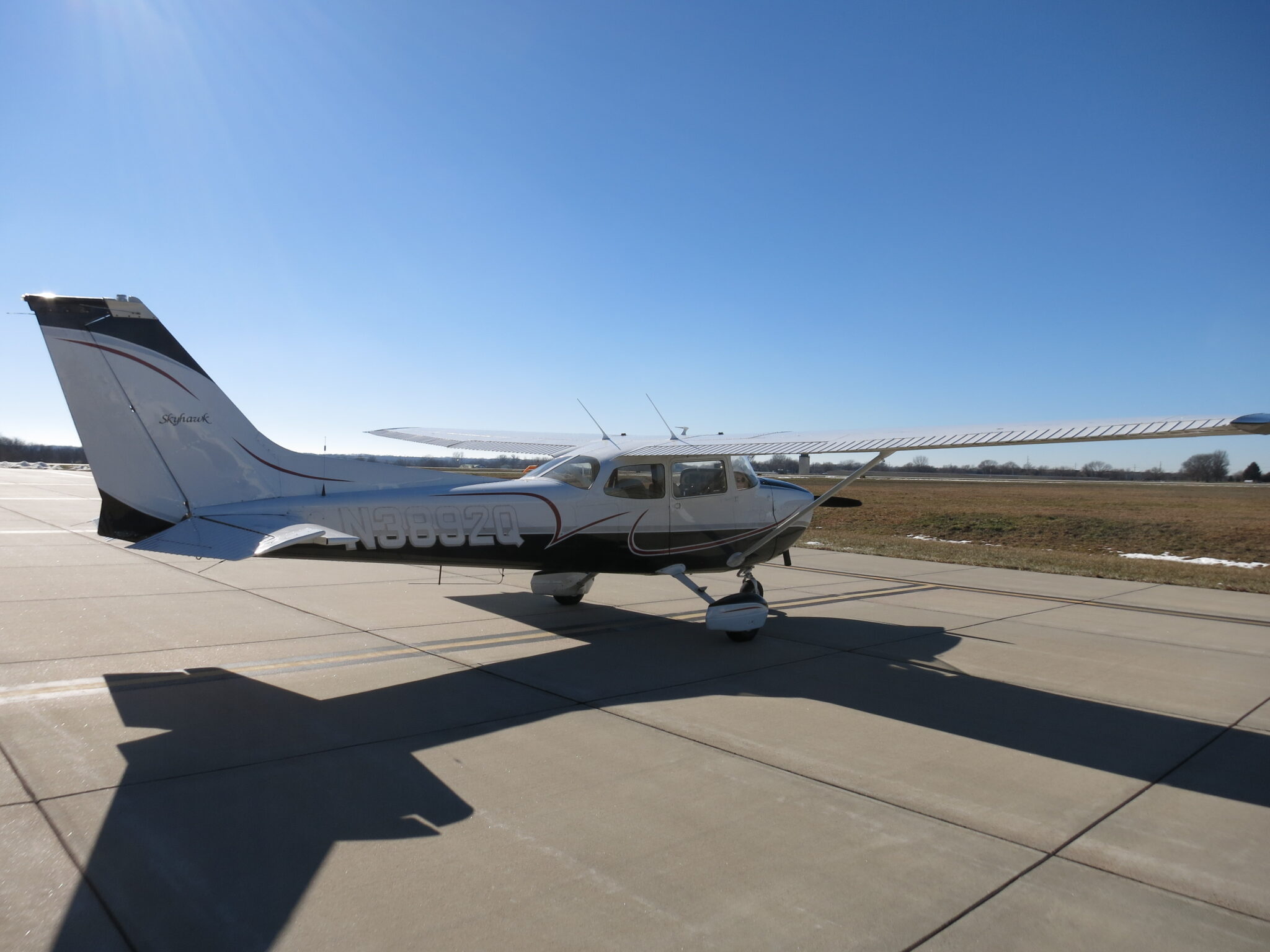 N3892Q Cessna 172L photo 5 of 8