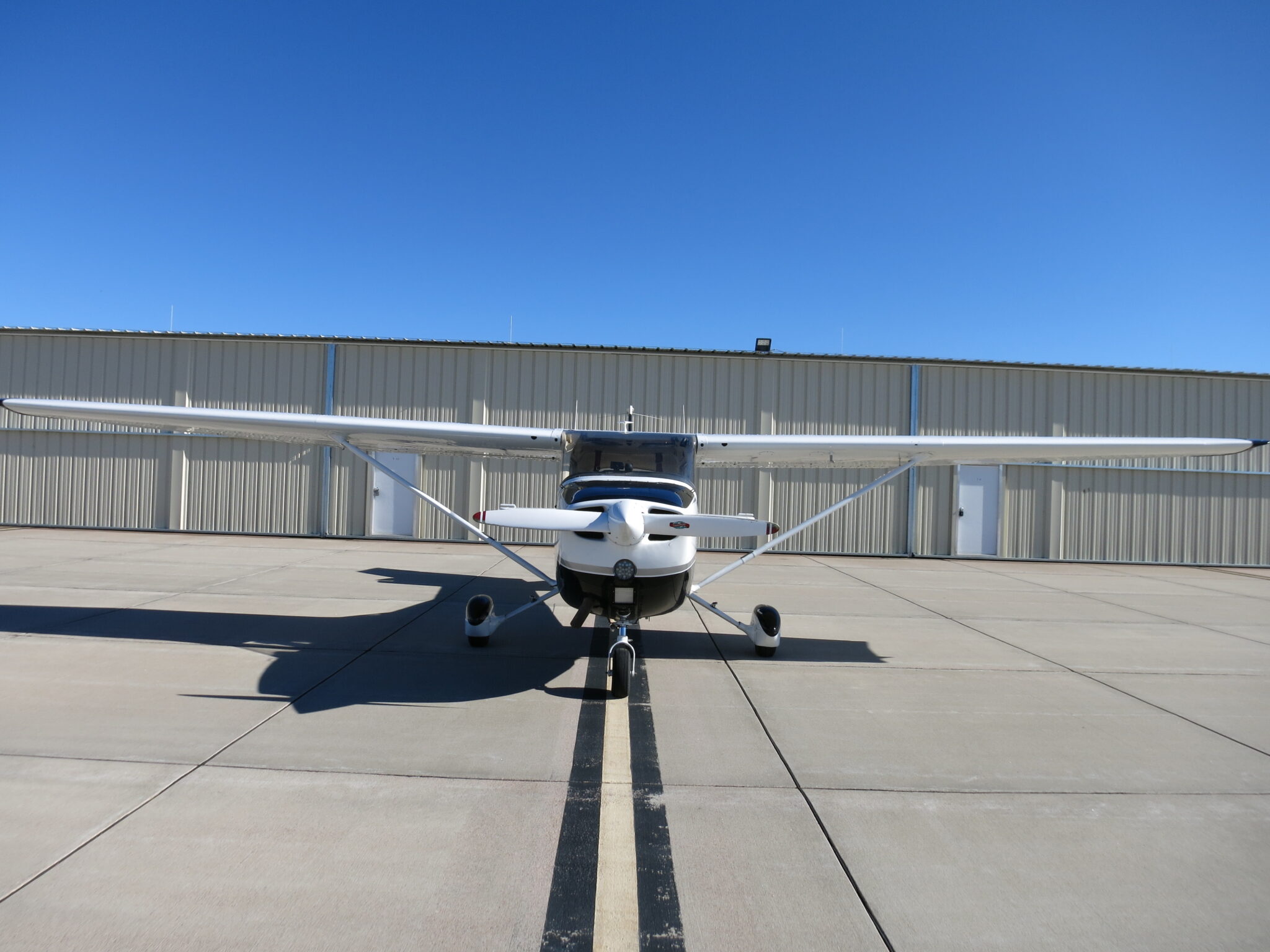 N3892Q Cessna 172L photo 8 of 8